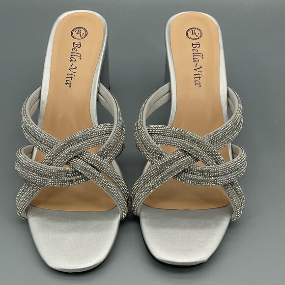 NEW Bella Vita Women’s Carmen Heeled Slip on Sandals Silver Size 8WW - Picture 3 of 10